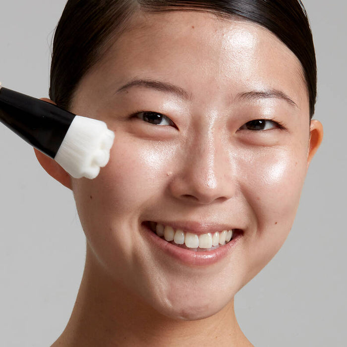NYX 
HIGH GLASS FACE PRIMER BRUSH
Glass Skin Makeup Primer Brush